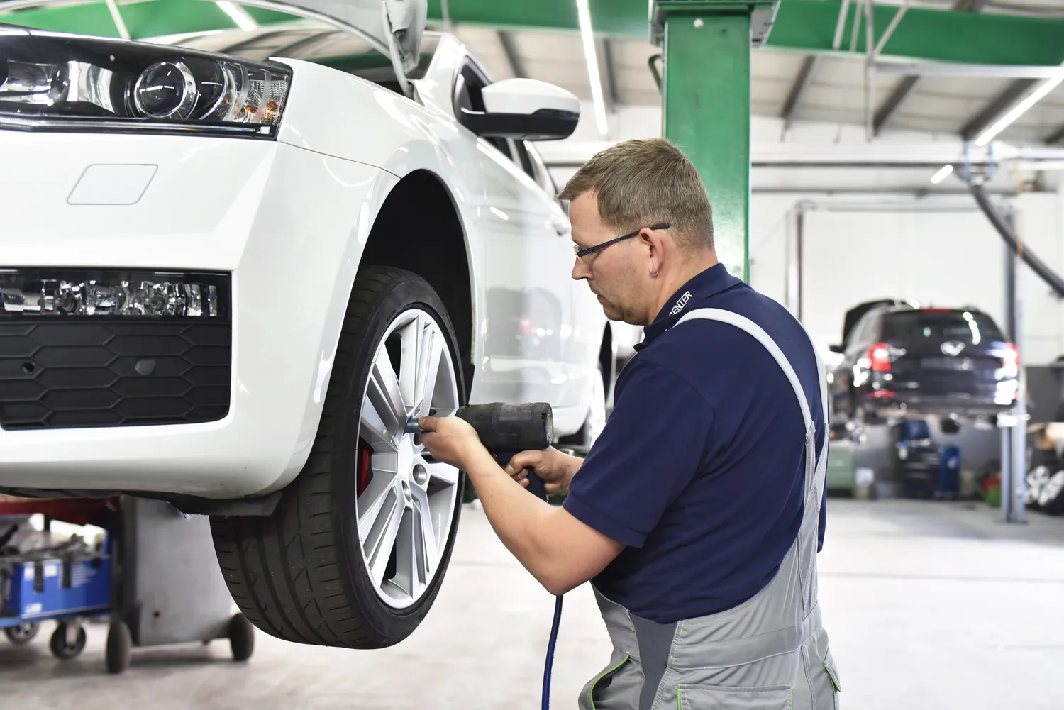 Jak otworzyć autoryzowany serwis samochodowy?